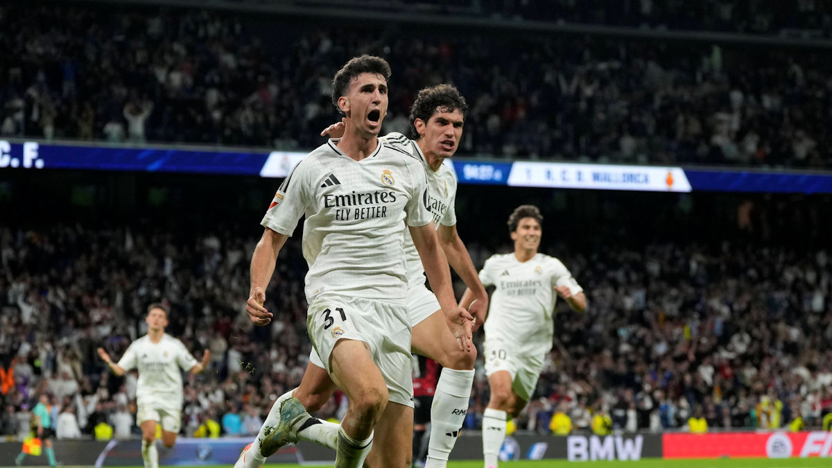 Real Madrid festeja con agónico triunfo y Barcelona deberá ganar para ser campeón de La Liga española
