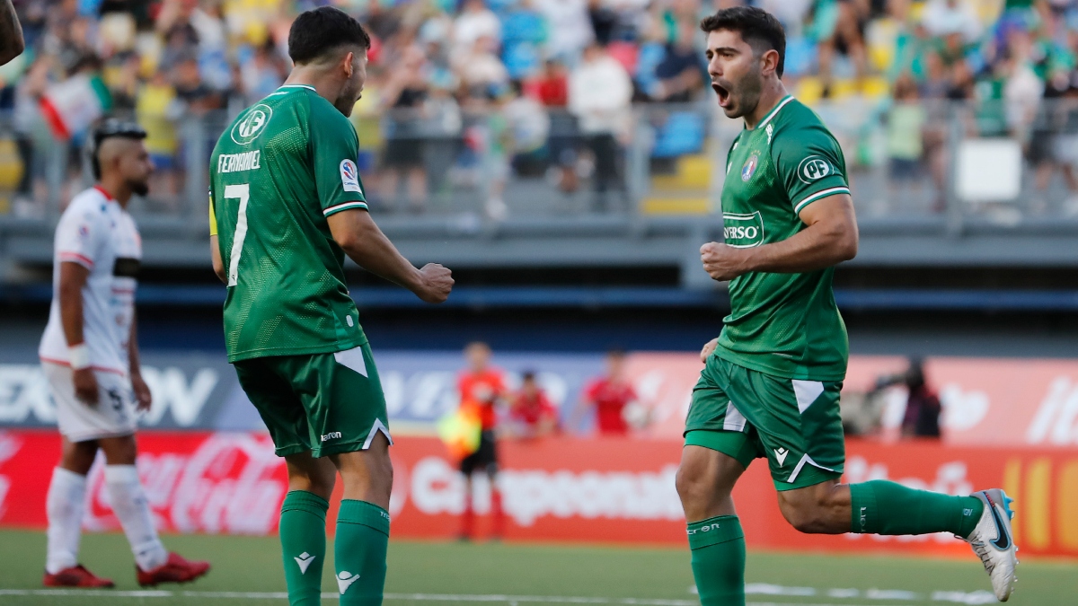 Audax Italiano se hace fuerte en la altura y se mantiene como líder del torneo