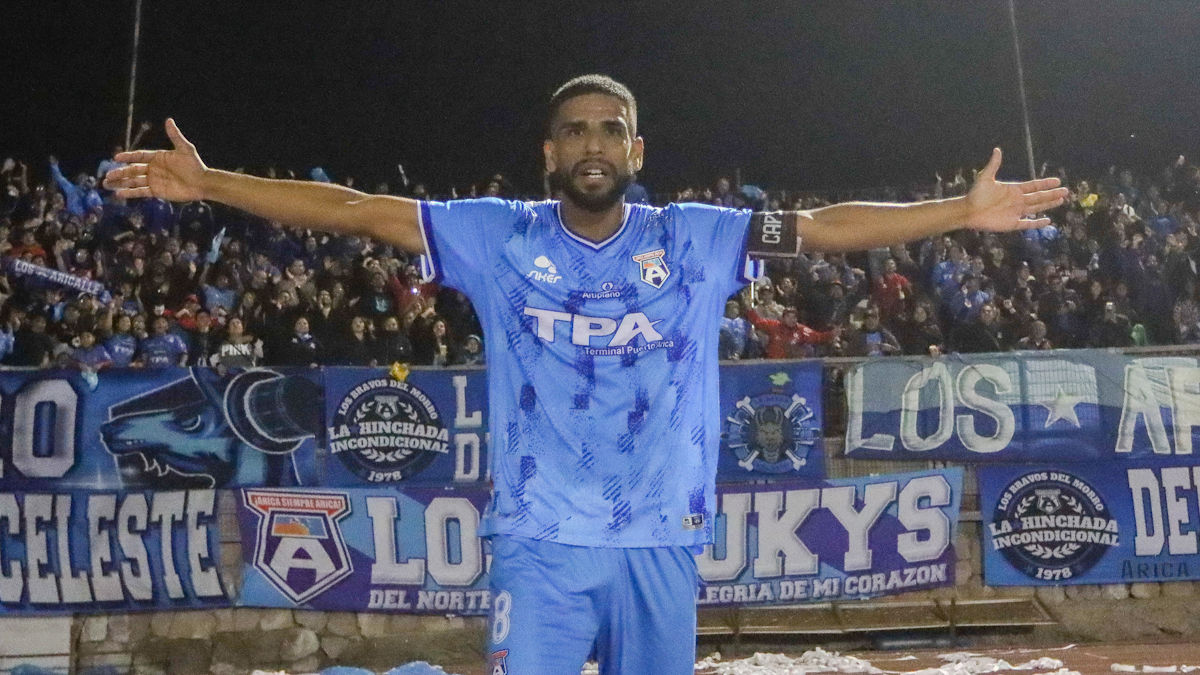 San Marcos de Arica sigue inamovible en el liderato de la Primera B 2025