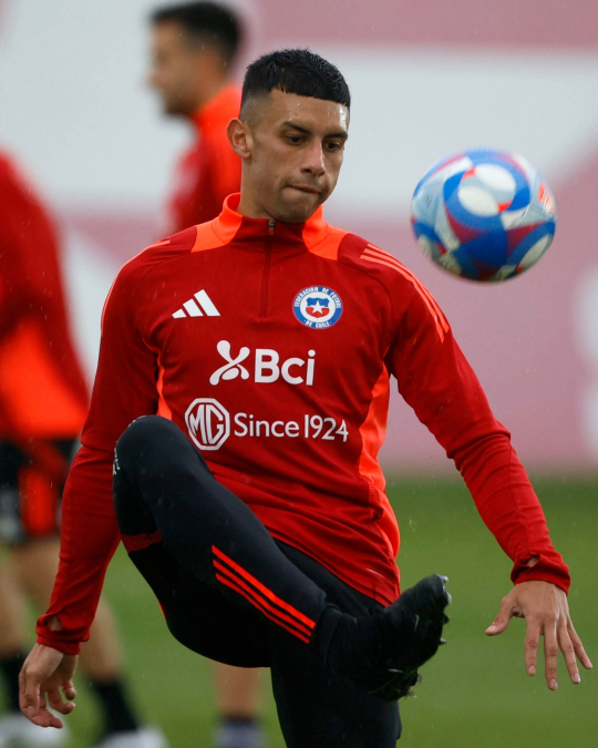 ¿Y la U de Chile? Volante pretendido por los azules podría partir a Brasil