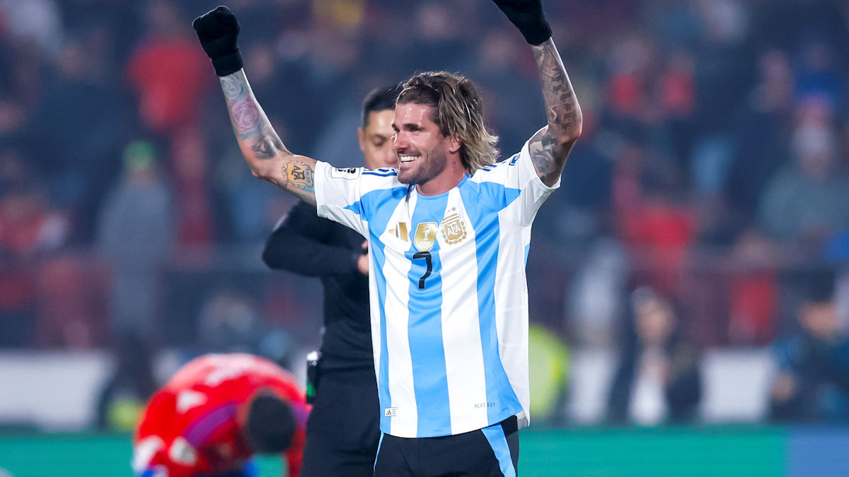 No se vio en la TV: El provocador gesto de Rodrigo de Paul a Arturo Vidal en el Chile vs Argentina