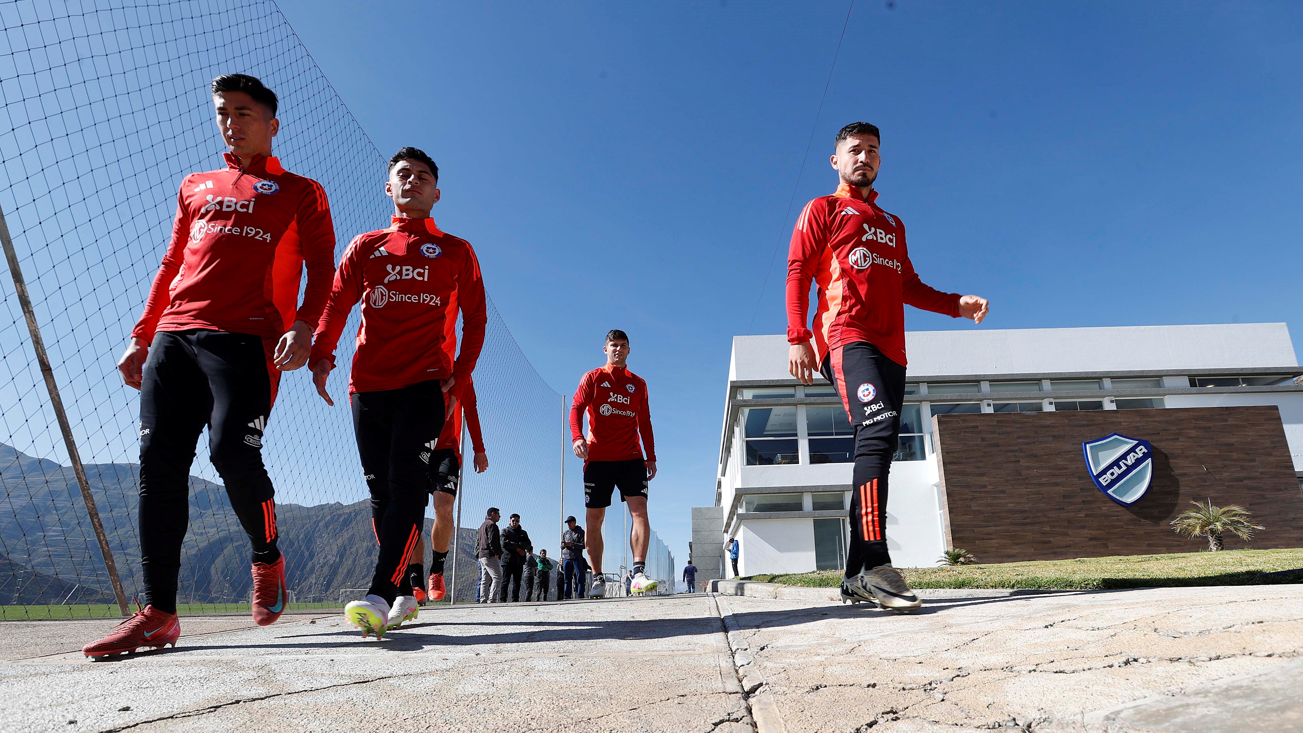 “Es riesgoso lo que hicieron”: Extécnico de equipos bolivianos critica la estrategia de Chile para jugar en El Alto