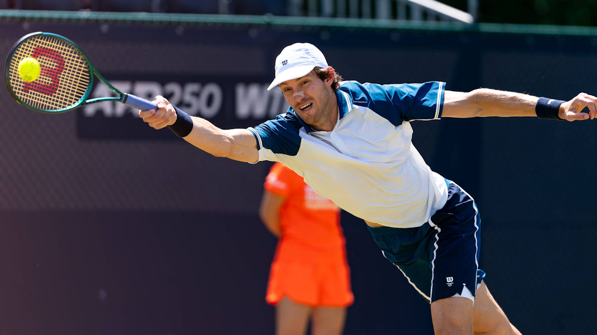 Nicolás Jarry se estrella contra un murallón en ‘s-Hertogenbosch y dice adiós al torneo