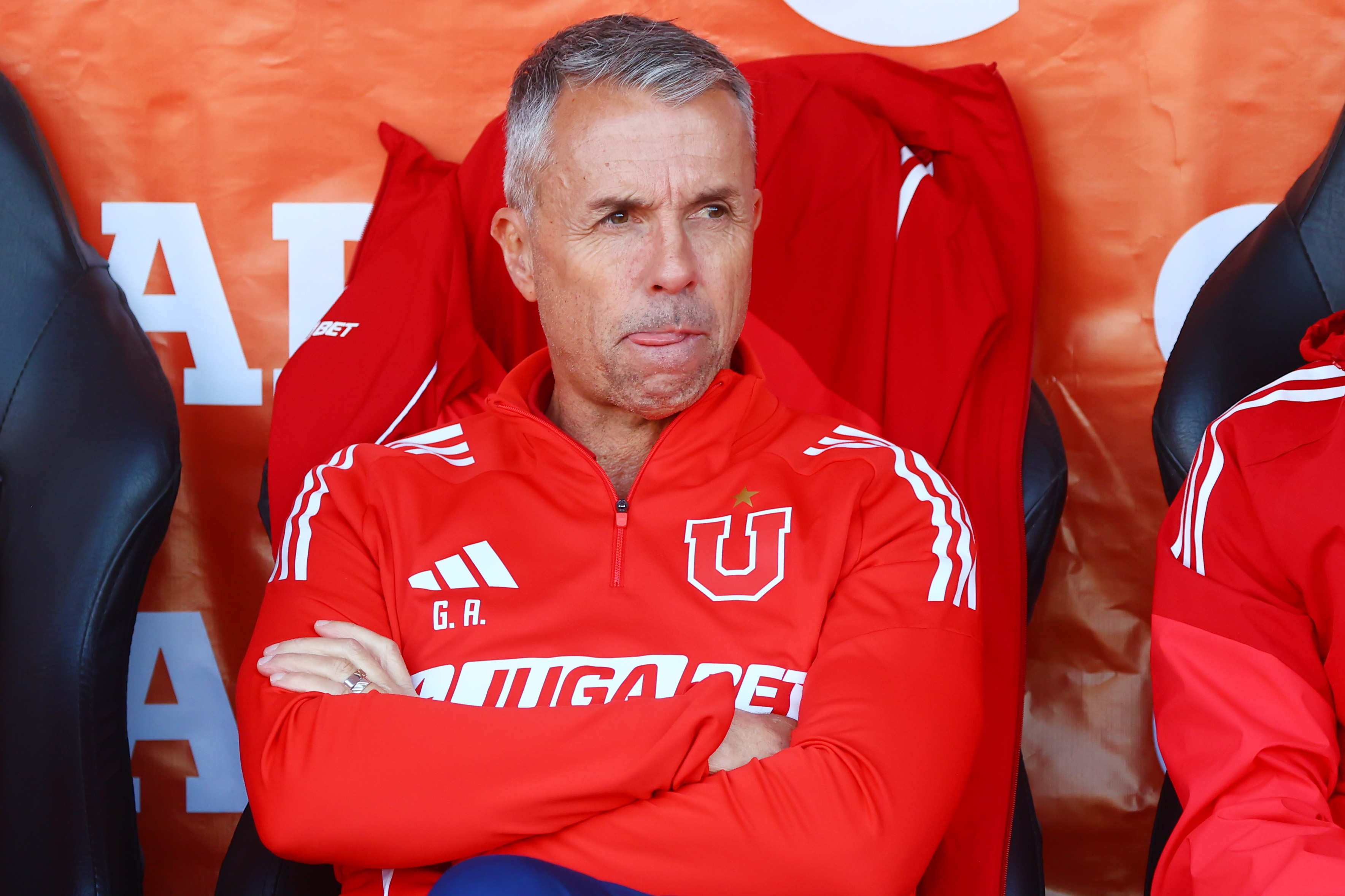 Ante la posible salida de Gustavo Álvarez: aseguran que U de Chile busca DT en Argentina