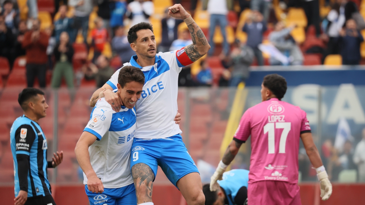 U Católica ganó con arbitraje polémico y Huachipato explotó contra el VAR