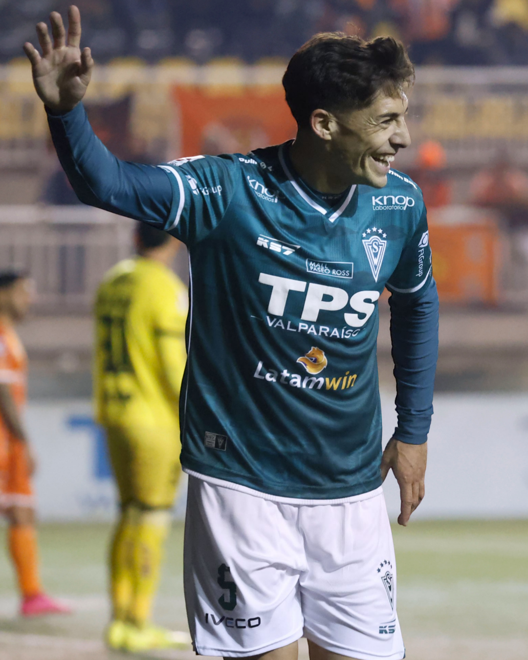 Juan Ignacio Duma se llevó los aplausos y el balón tras goleada de S Wanderers frente a Cobreloa