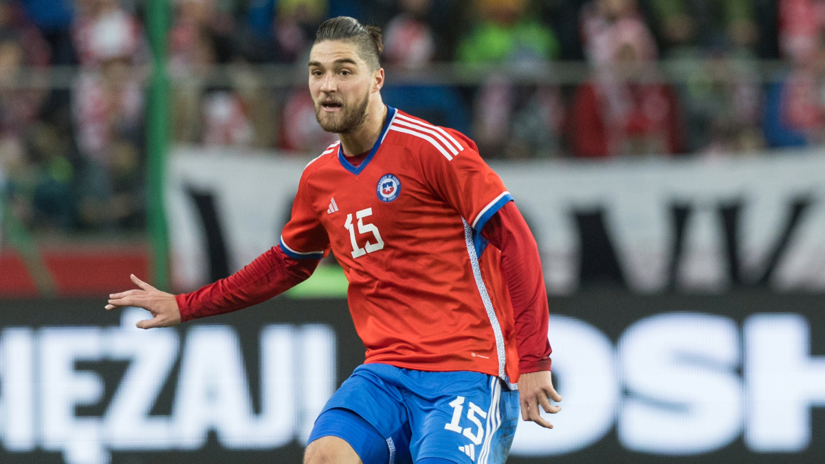 Francisco Sierralta da el salto a la Ligue 1: así fue su llegada y el apodo que le dieron en Francia