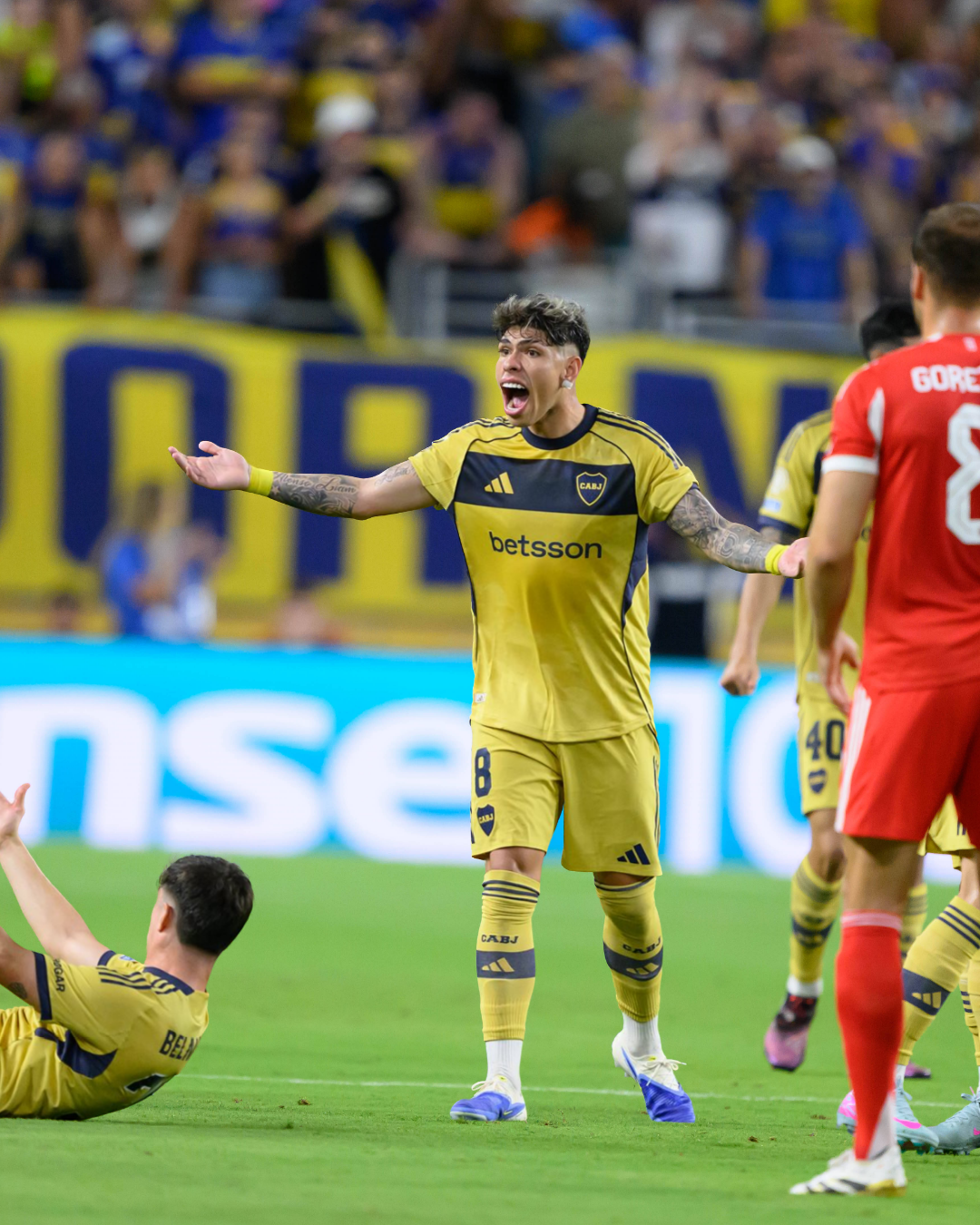 “Lo más flojo”: Prensa argentina despedazó a Carlos Palacios tras derrota de Boca en Mundial de Clubes