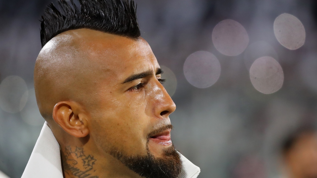 Arturo Vidal recibe la peor noticia: Se pierde los clásicos ante U. Católica y U de Chile