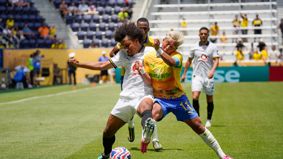 Es chileno, jugó el Mundial de Clubes y aparece como una gran oportunidad de mercado