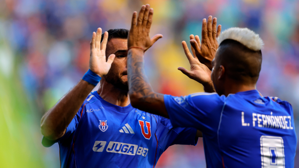 U de Chile abre espacio para refuerzos: oficializó salida y liberó cupo de extranjero