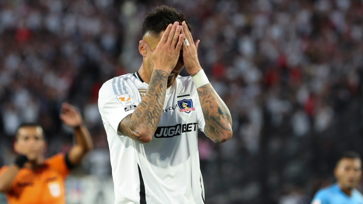 Se sumarían a Arturo Vidal: los jugadores de Colo Colo que arriesgan perderse el Superclásico