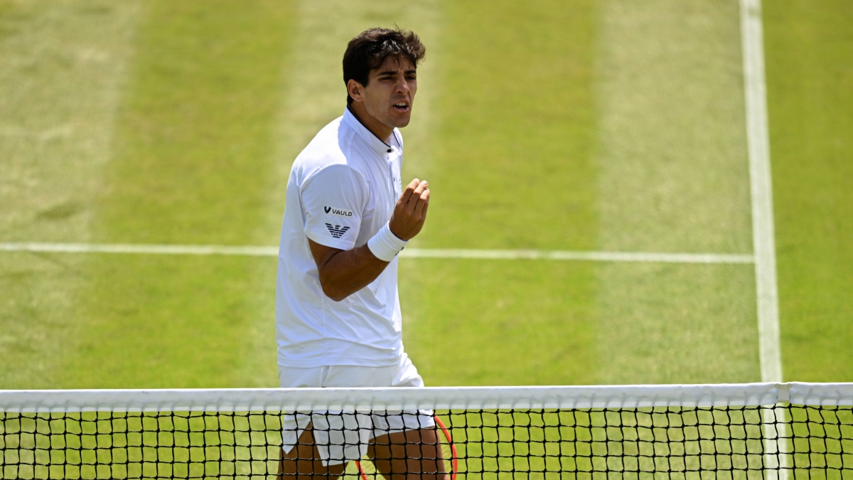 Cristian Garin pierde terreno y vive insólita suspensión en Wimbledon