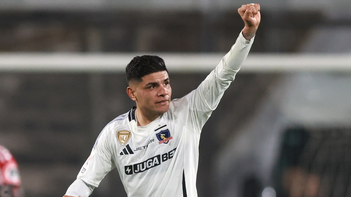 Con tres cambios: La formación de Colo Colo para el clásico ante U. Católica