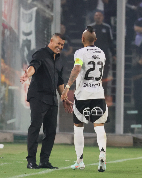 La intensa reunión de Vidal y Almirón en complejo momento de Colo Colo