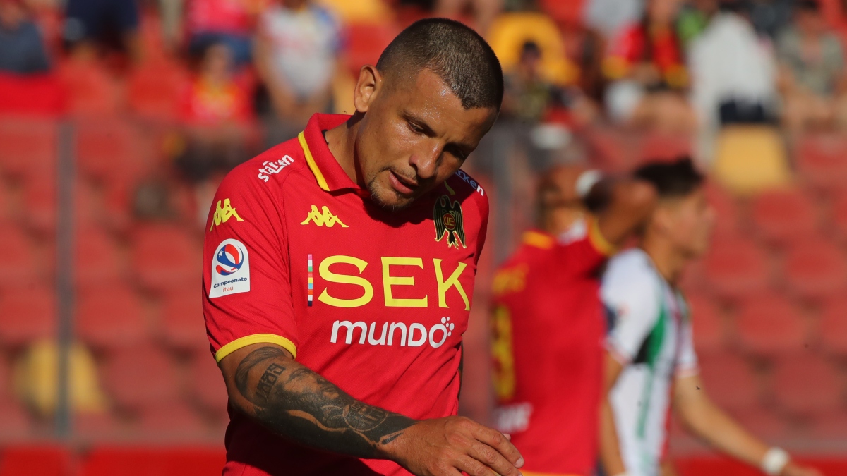 La decisión que divide a los hinchas: U. Española le cerró definitivamente la puerta a Vecchio