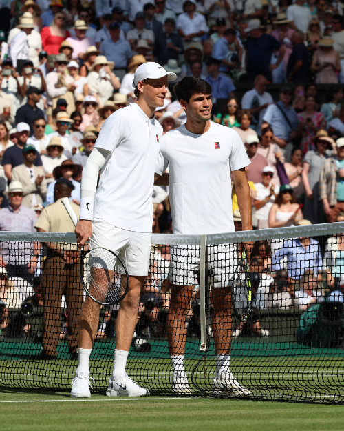 Jannik Sinner hace historia y derrota a Alcaraz en la final de Wimbledon 2025