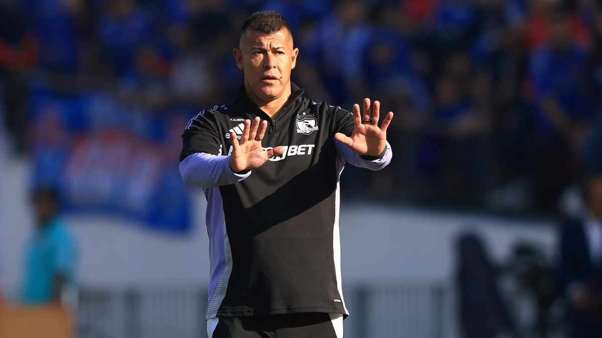 ¿Almirón sigue o se va? Las señales que entrega Colo Colo tras el Superclásico