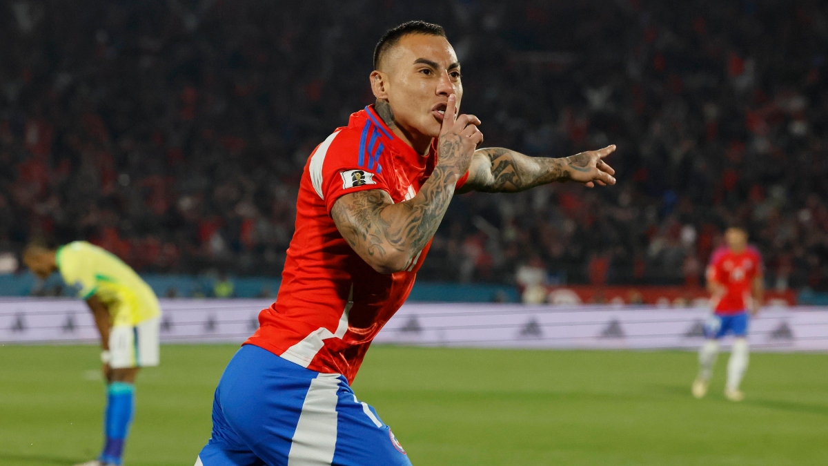 Será presentado el viernes: Aseguran que Vargas selló su vuelta al fútbol chileno