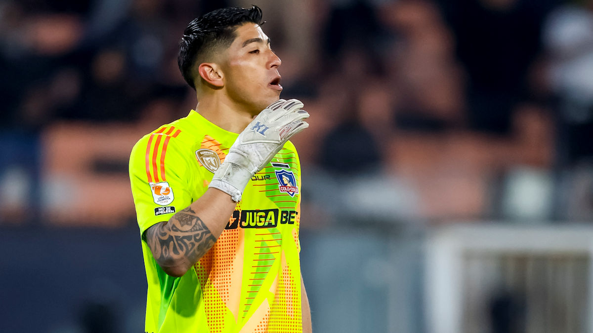 Peñarol aprieta por Brayan Cortés y urge a Colo Colo por una respuesta