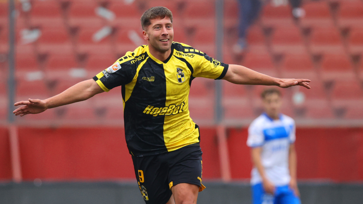 Coquimbo Unido goleó a U Católica y sigue líder del Campeonato Nacional