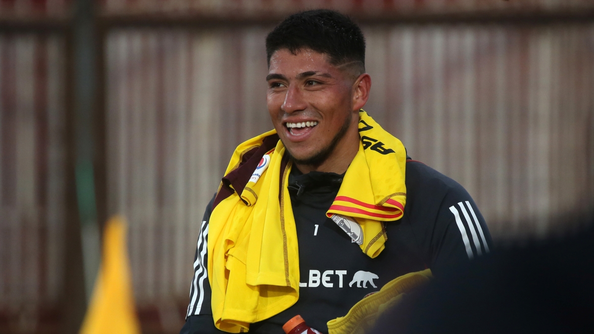 ¡Se acabó la teleserie! Colo Colo y Peñarol sellan acuerdo por Brayan Cortés