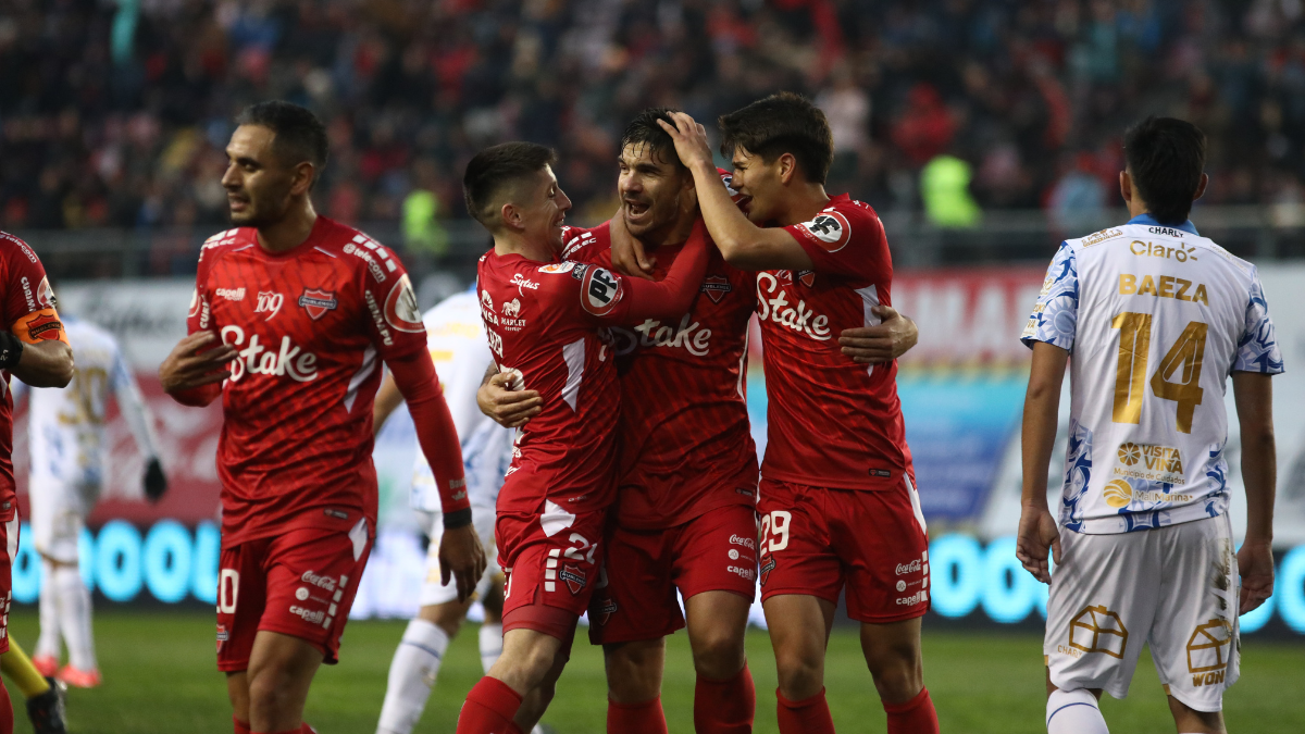Se ilusiona con las copas: Ñublense vence a un errático Everton