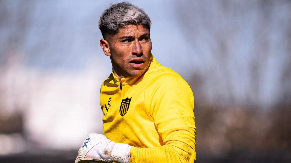 El arranque menos pensado de Cortés en Peñarol: un castigo que remueve todo