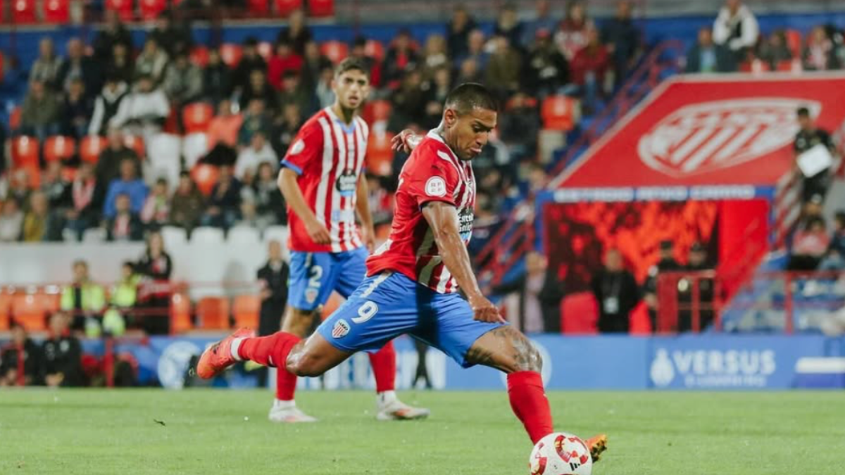 Llega desde España y noqueó a un menor: el fichaje más polémico del mercado chileno