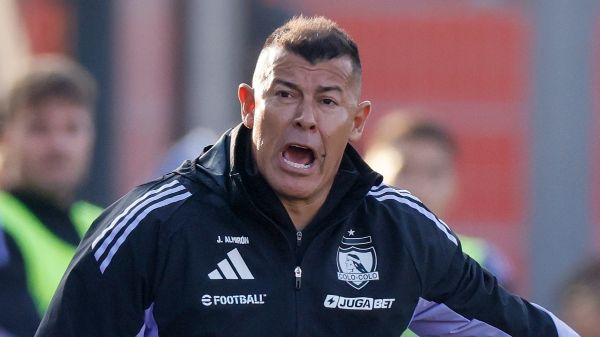 Almirón sacude la previa del clásico: la figura que dejó fuera de su formación ante U Católica