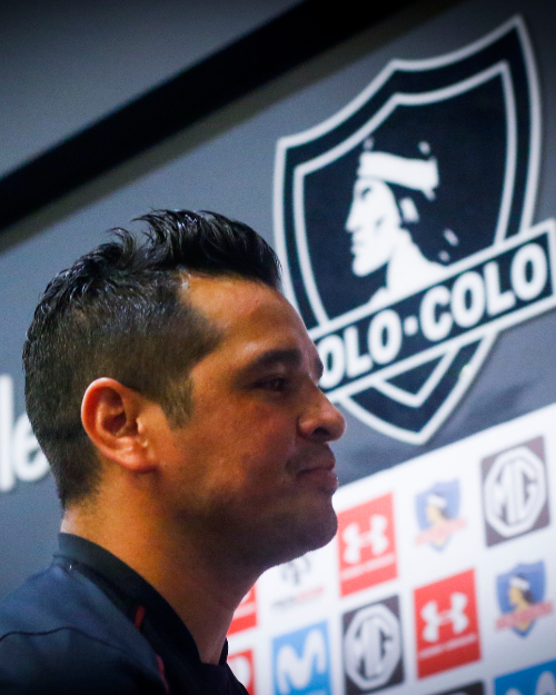 Mosa se reunió por más de una hora con posible sucesor de Jorge Almirón en Colo Colo