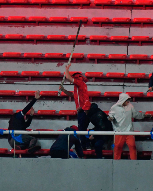 Presidente de Independiente culpa a U de Chile y busca sacar provecho de los graves incidentes