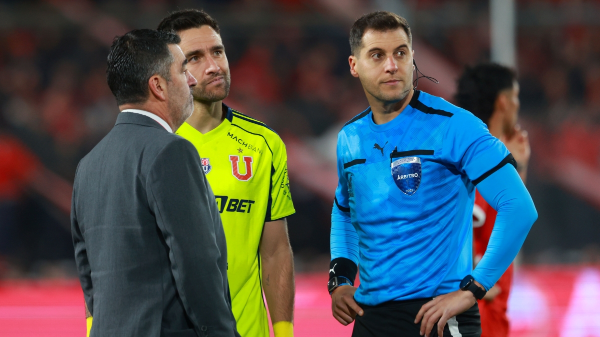 Conmebol abrió expediente contra Independiente y la U de Chile: esto expuso el árbitro del partido