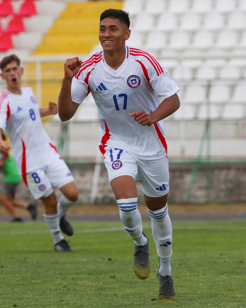 Entre lágrimas y aplausos: así vivió Emiliano Ramos su convocatoria a la Selección Chilena