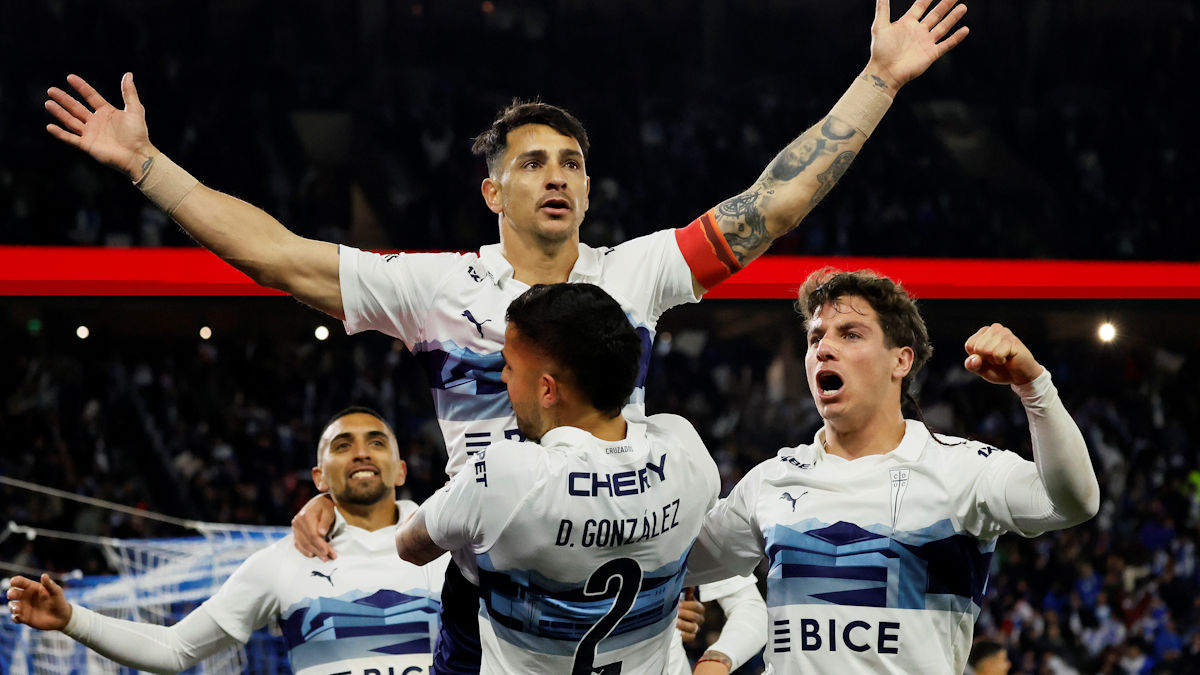 U Católica estrenó el Claro Arena con un valioso triunfo y agudizó el complejo momento de Unión