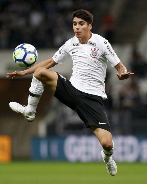 Ángelo Araos cambia de aires: deja Brasil para sumar una nueva experiencia en el extranjero