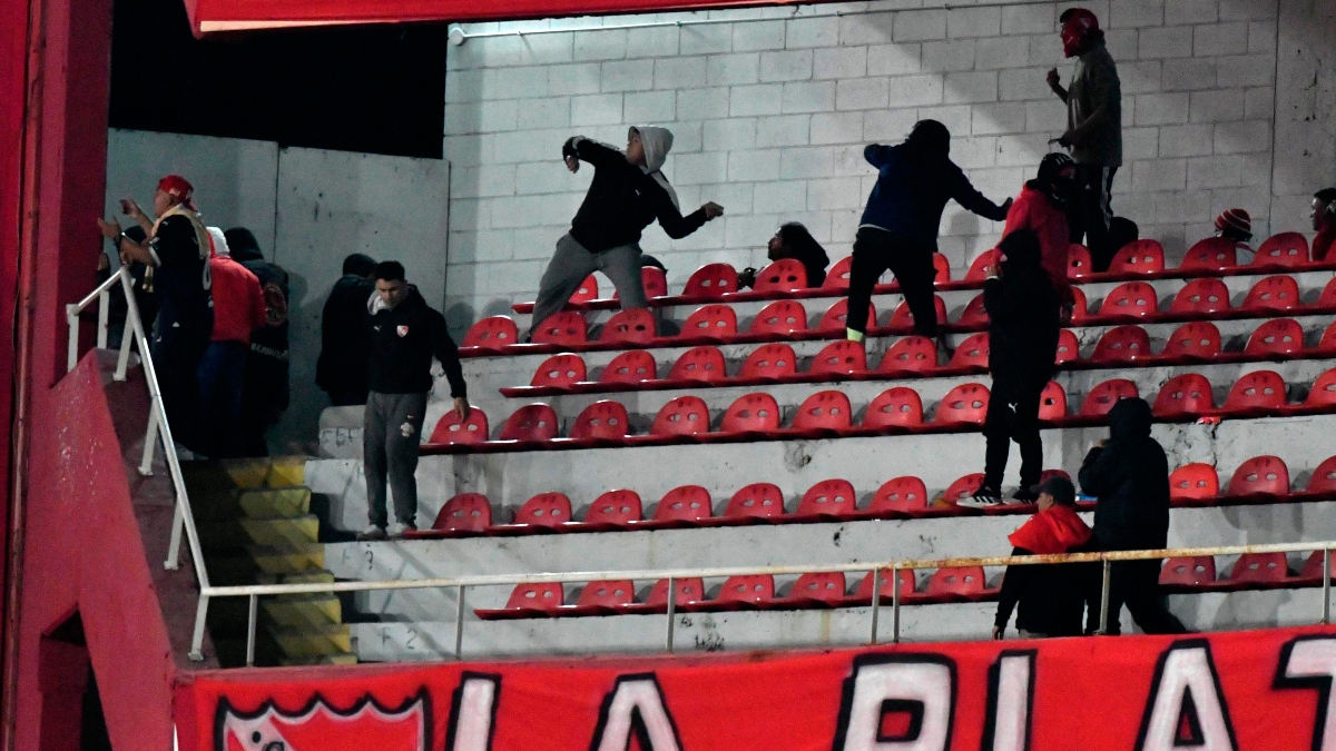 Desastre de Avellaneda: nuevo video complica a Independiente tras agresión a hinchas de U de Chile