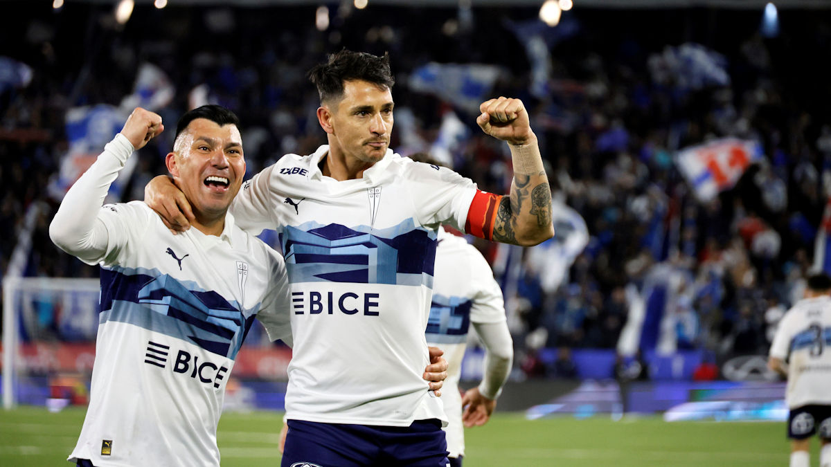 La gran noticia que recibió desde el extranjero uno de los héroes de U Católica en la inauguración del Claro Arena