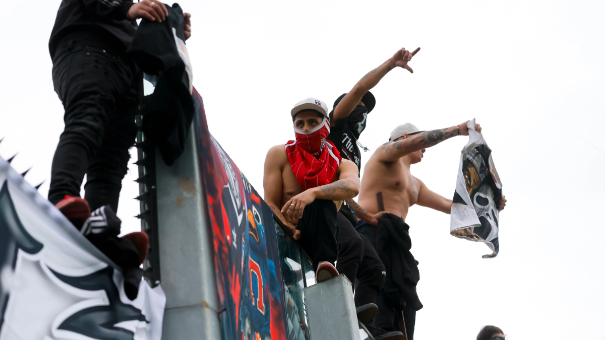 Superclásico bajo tensión: Colo Colo y la ANFP se opusieron a suspender pese a muerte de hincha