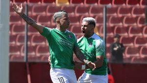 Audax Italiano consigue un agónico triunfo en el clásico y complica a Unión Española con el descenso