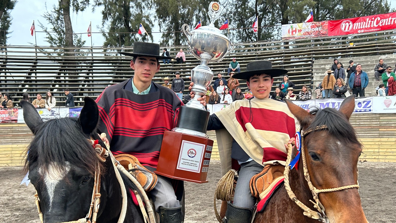 Vicente Rojas y Bernardo Salas ganaron el Campeonato Nacional Escolar de Rodeo 2025