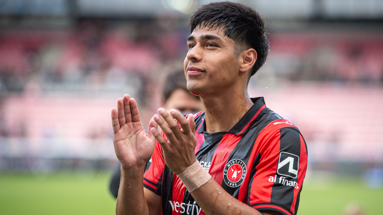 Darío Osorio sorprende y aparece inscrito para jugar la Europa League