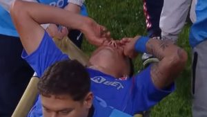 Del festejo a la preocupación: Matías Sepúlveda salió lesionado en U de Chile