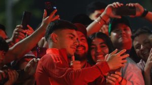 La Marea Roja no falla: Una multitud recibió a Chile en Río de Janeiro