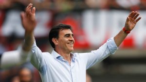 Debuta en un clásico: Quinteros fue oficializado como DT de Independiente