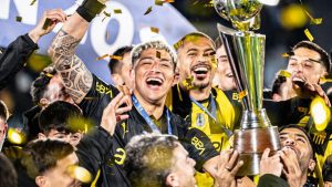 El nuevo vuelco en el futuro de Brayan Cortés tras levantar su primer título con Peñarol