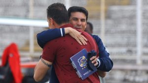 Sorpresa en el Campeonato Nacional: renuncia otro DT en plena lucha por no descender