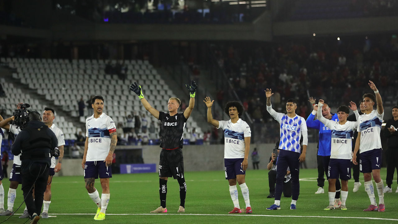 La ingeniosa fórmula que prepara U Católica para evitar butacas vacías en el Claro Arena