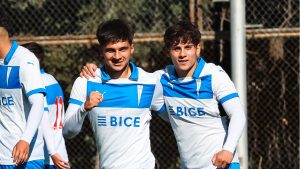 Fin a una novela: U Católica le hace contrato a prometedor jugador de su cantera
