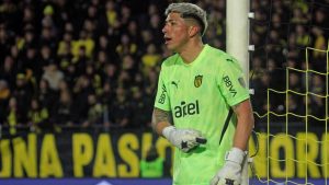 Peñarol presiona a ByN por Cortés y redefine el futuro del arco de Colo Colo